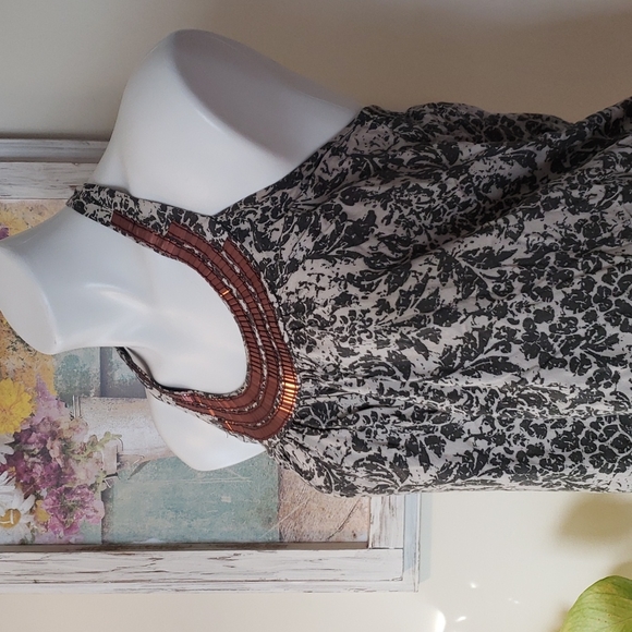 Elle Tank - Picture 3 of 5